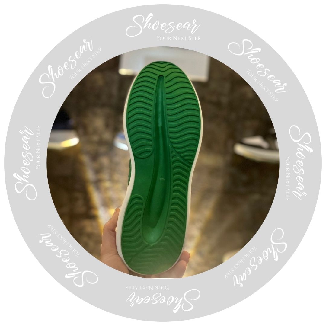 Miiioow Green and White