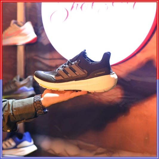Adidas Ultraboost Light (Black)
