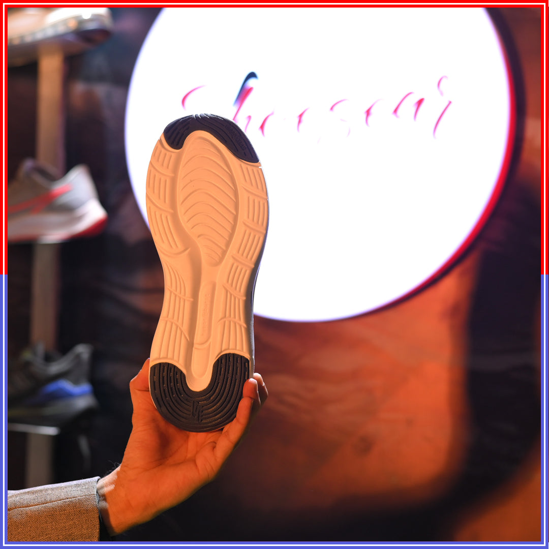 Skechers Slip-ins: Max Cushioning Hyper Burst (Dot Perfect)