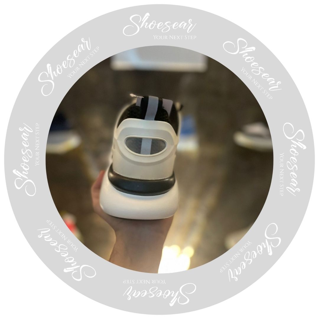 Miiioow Black and White