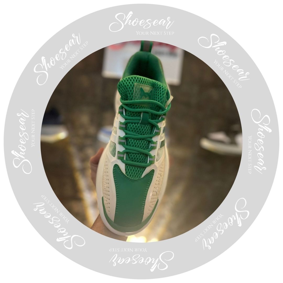 Miiioow Green and White