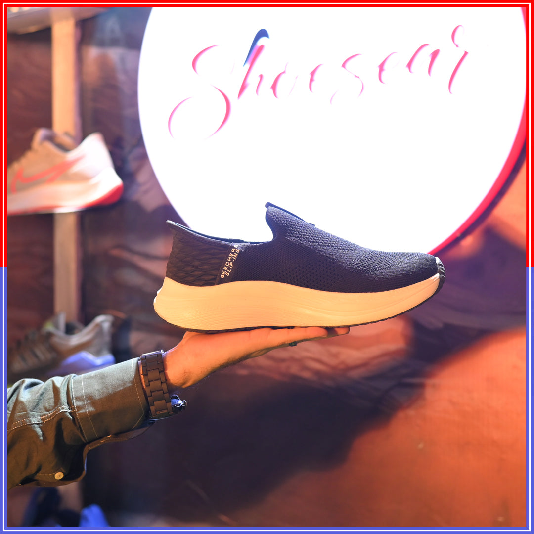 Skechers Max Cushion (Black) - Dot Perfect