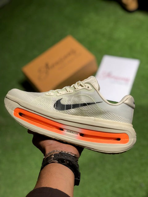 Nike vomero premium Coconut Milk /Orange