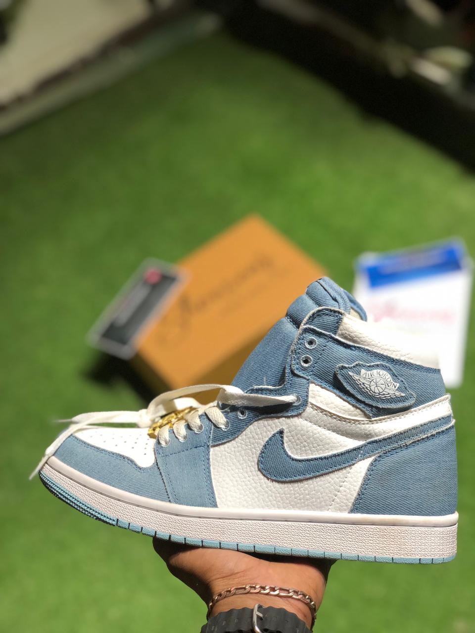 Air Jordan 1 Retro High OG “Washed Black” (Premium Plus Batch)