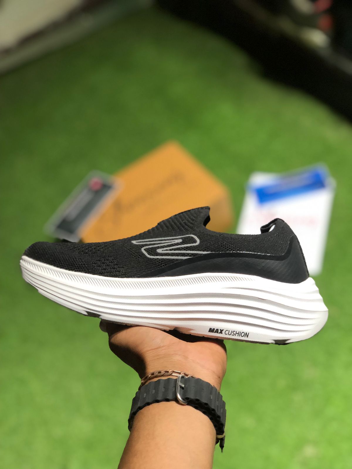 Skechers Max Cushion - Black Women
