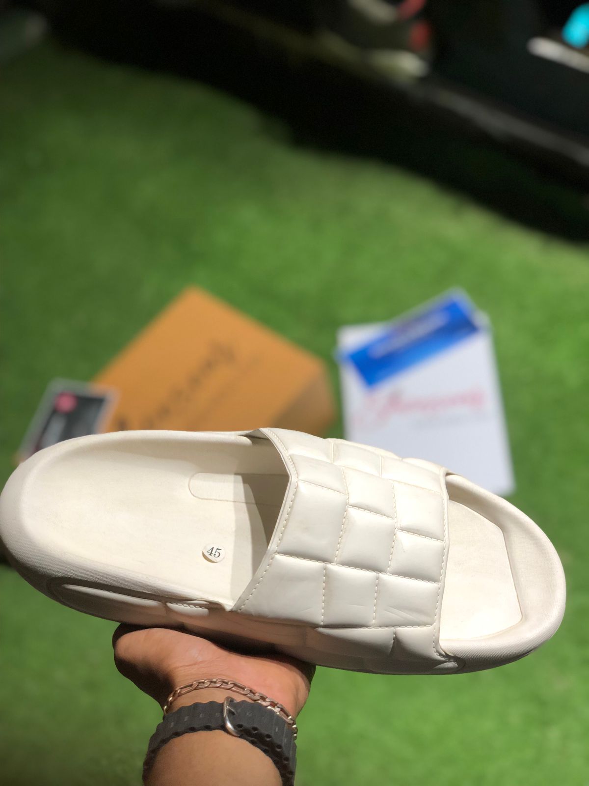 Blmn B (All White)