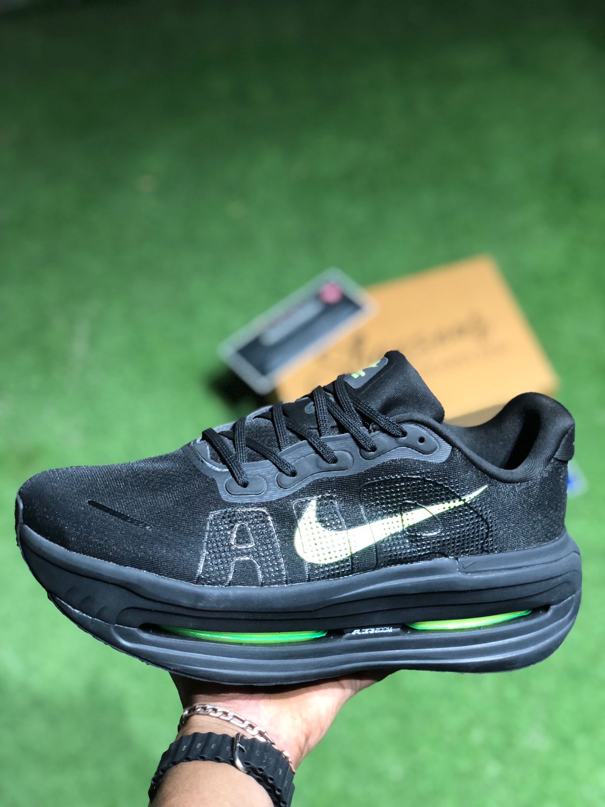Nike Vomero Premium "BLACK"