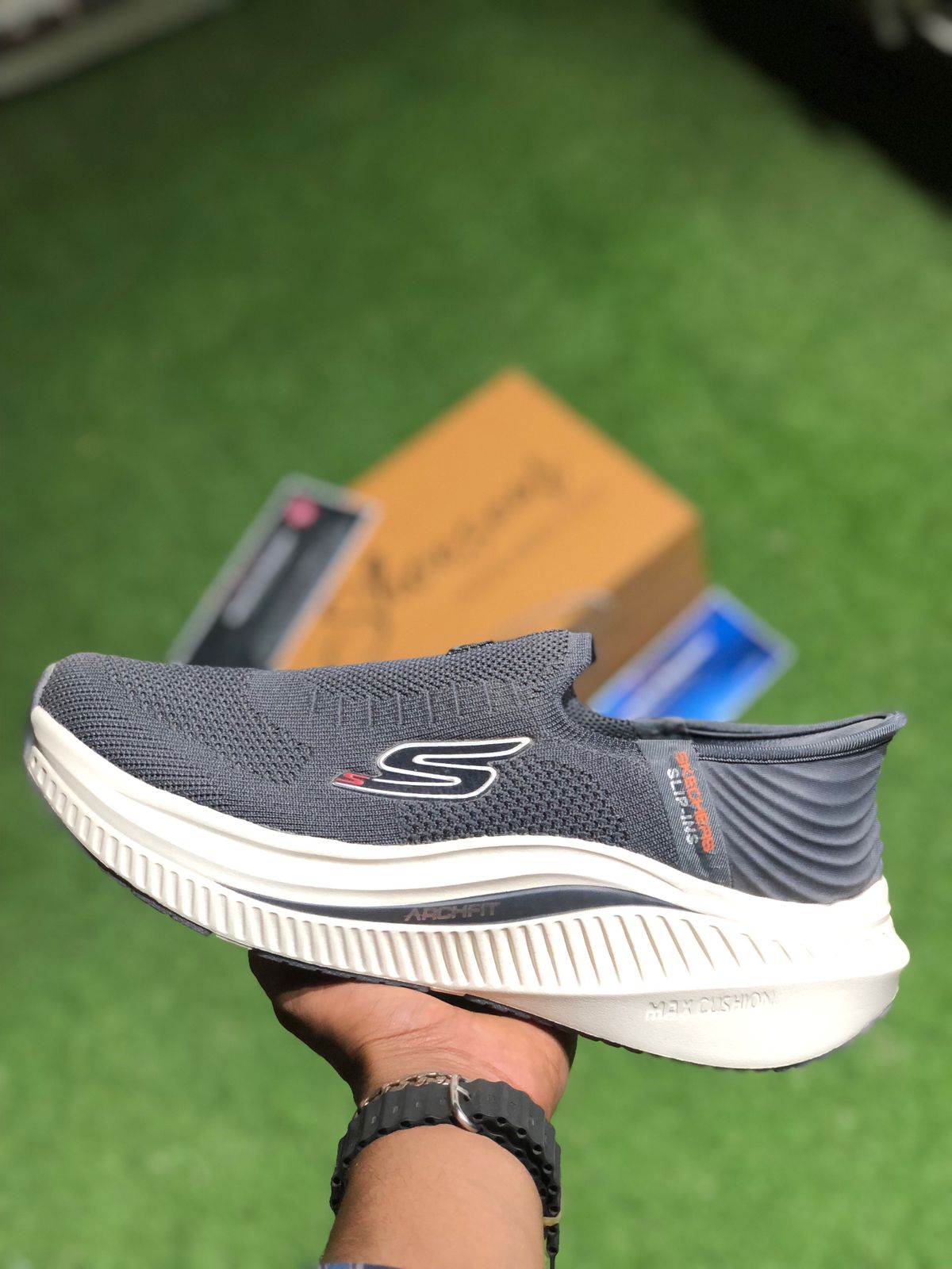 Skechers Hands Free Slip-ins: Max Cushioning Arch Fit Grey