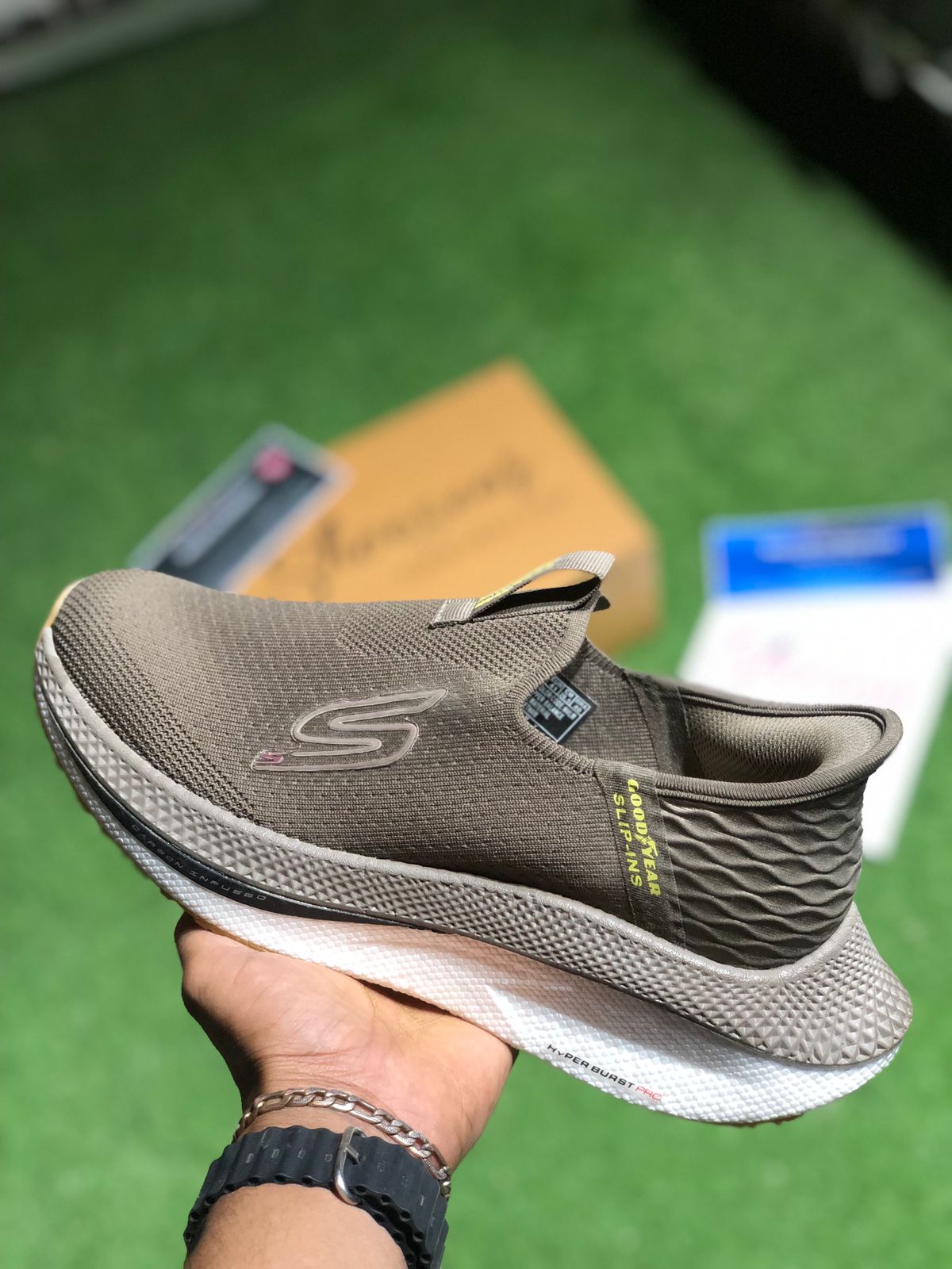 Skechers Slip-ins Hyper Burst Pro. BROWN